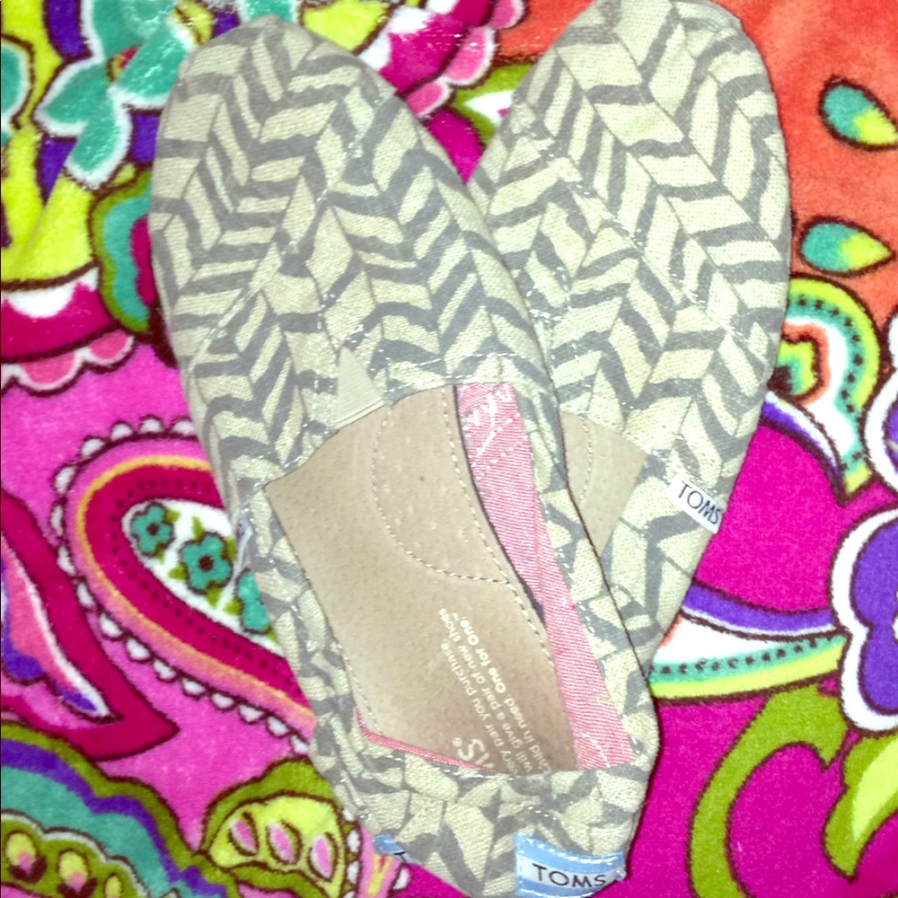 Toms shoes